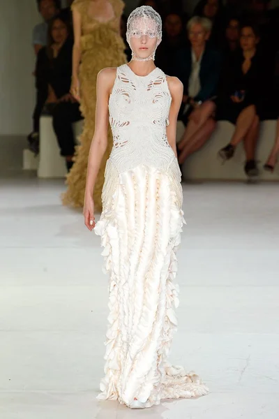 Look 29